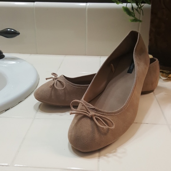 Flats - Picture 3 of 3